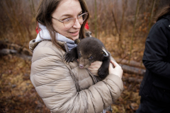 March 7, 2022:  Senator Lindsey Williams attends the Senate Game & Fisheries Committee 2022 Legislative Bear Research Trip. These photos were taken during a research trip under the supervision of trained wildlife experts. Members of the public should not encroach on bear territory or attempt to interact with bears or bear cubs on their own.