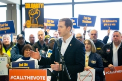 January 18, 2019: Sens.  Lindsey Williams and Jay Costa join TSA workers to rally against government shutdown.