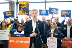 January 18, 2019: Sens.  Lindsey Williams and Jay Costa join TSA workers to rally against government shutdown.